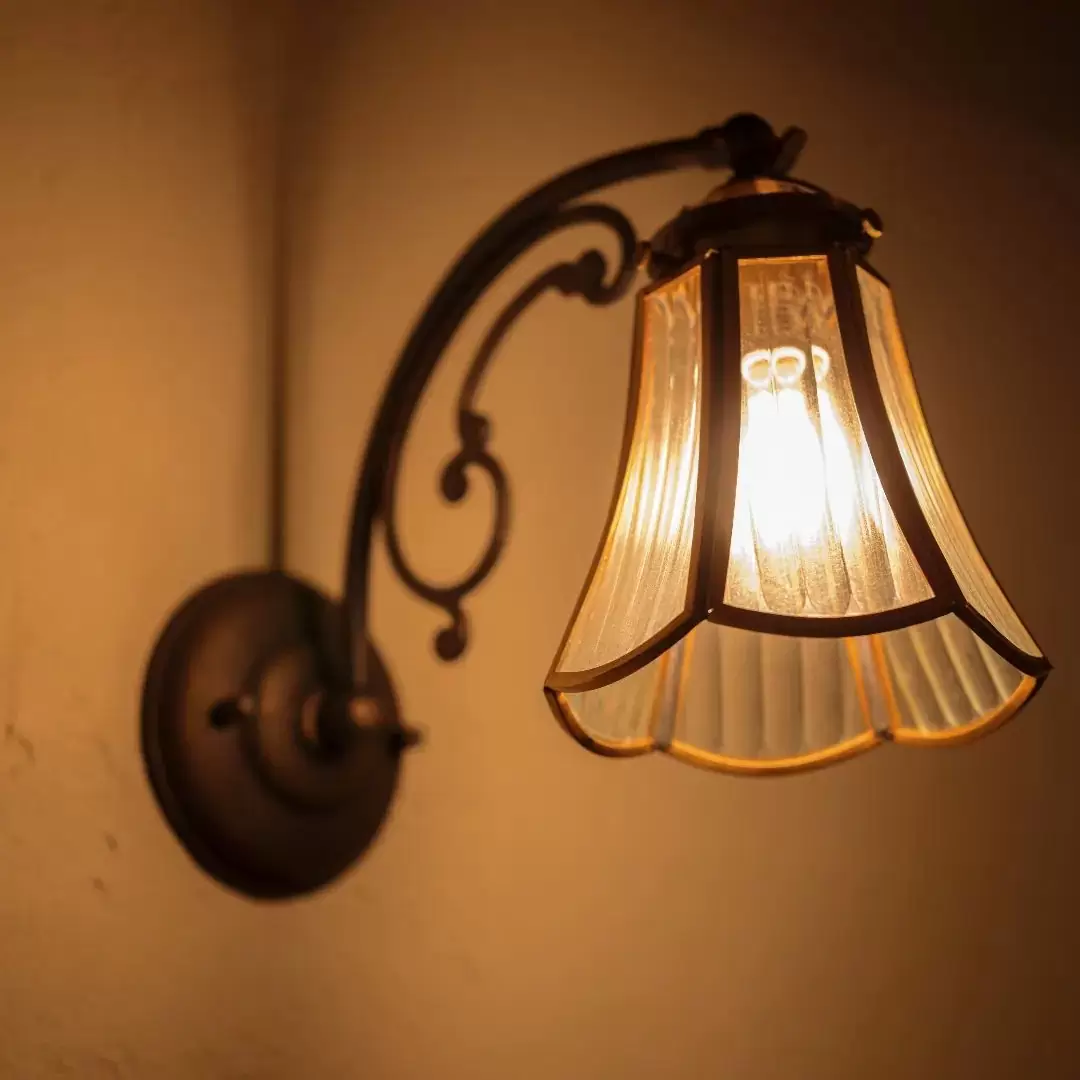 レトロな感覚の喫茶店兼自家焙煎珈琲専門店です。美味しい珈琲やアフォガード、クリームソーダ、ジョージア料理、ワインをお楽しみいただけます。#昭和風喫茶店 大阪#レトロな喫茶店 大阪#クリームソーダ#オシャレなカフェ#夜カフェ#夜カフェ福島区